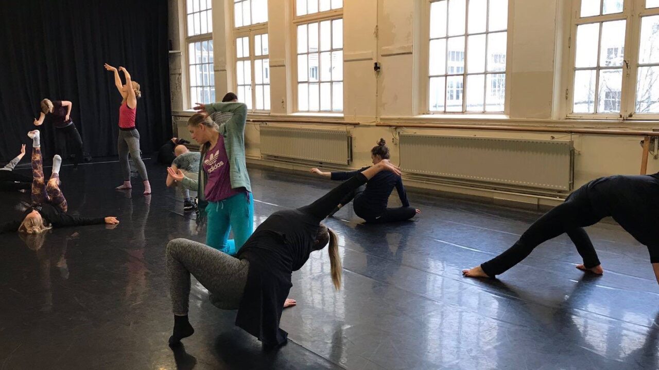 To dance or not to dance, that is the question, aldus Tjitske